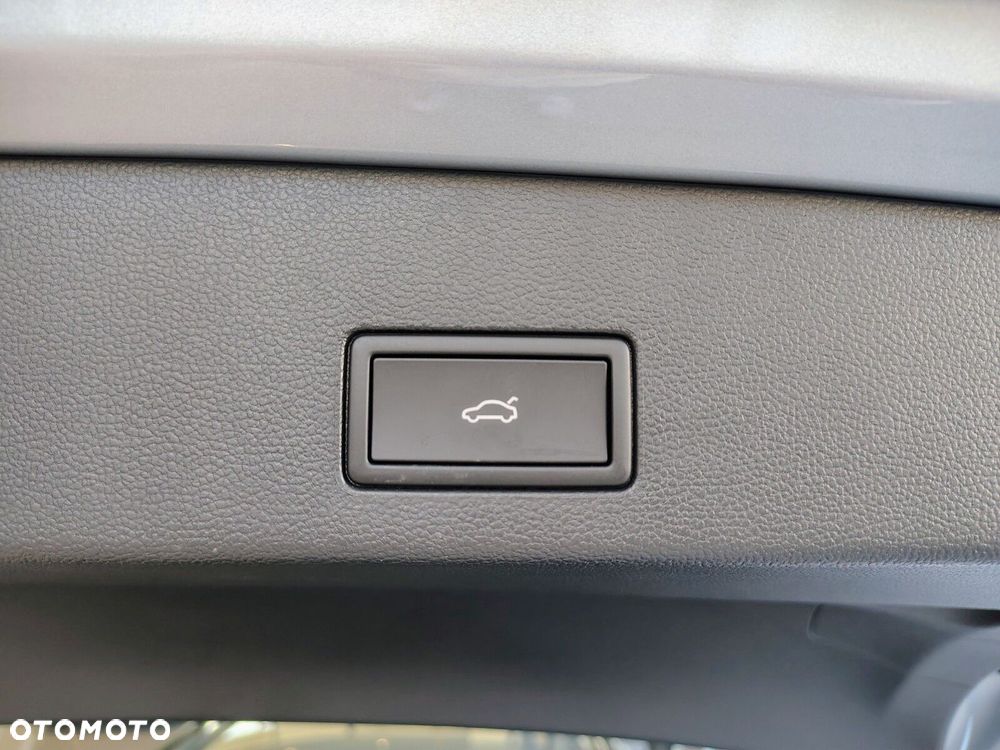 Volkswagen Golf - 9