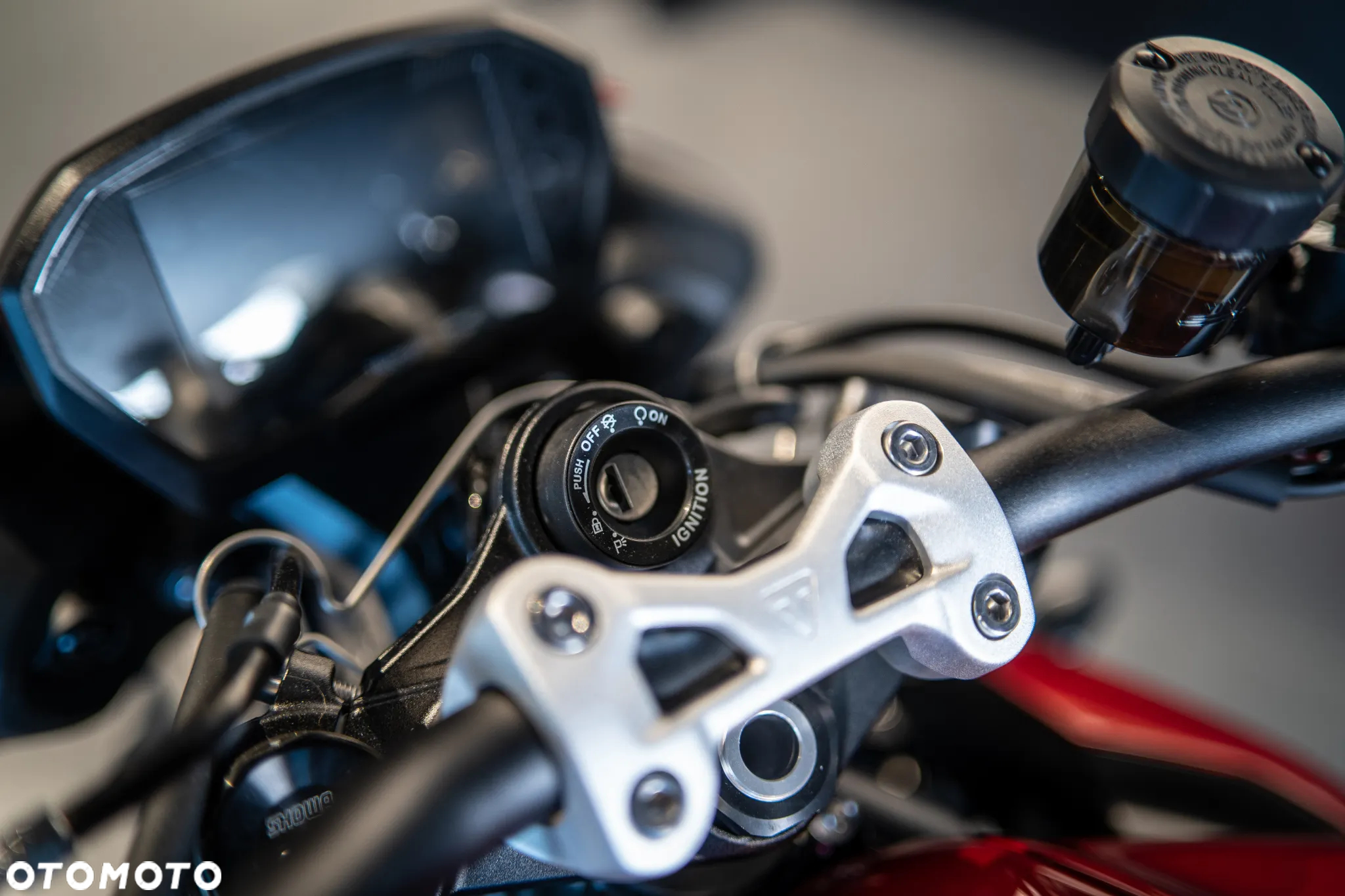 Triumph Street Triple - 15