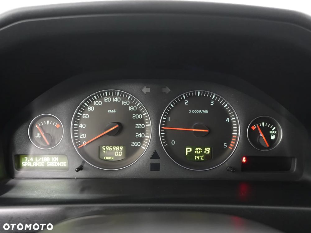 Volvo XC 70 D5 AWD Momentum - 37