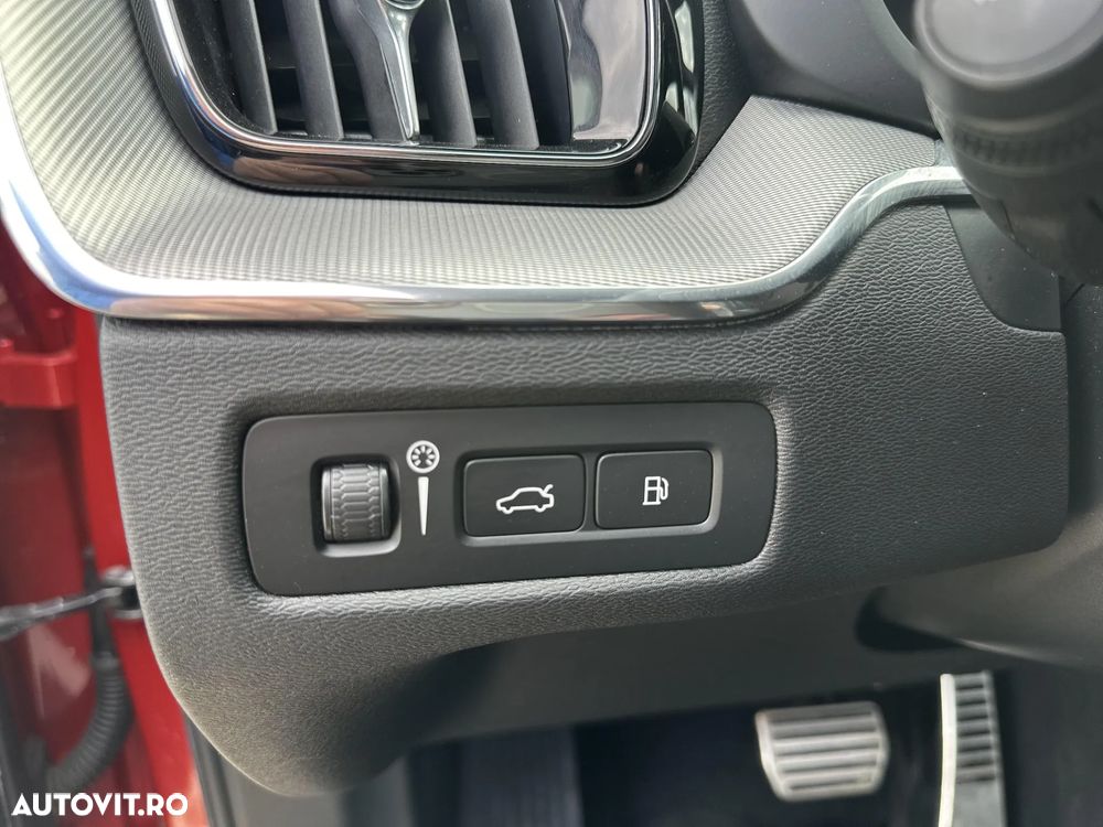 Volvo XC 60 T6 AWD Recharge Geartronic RDesign - 15