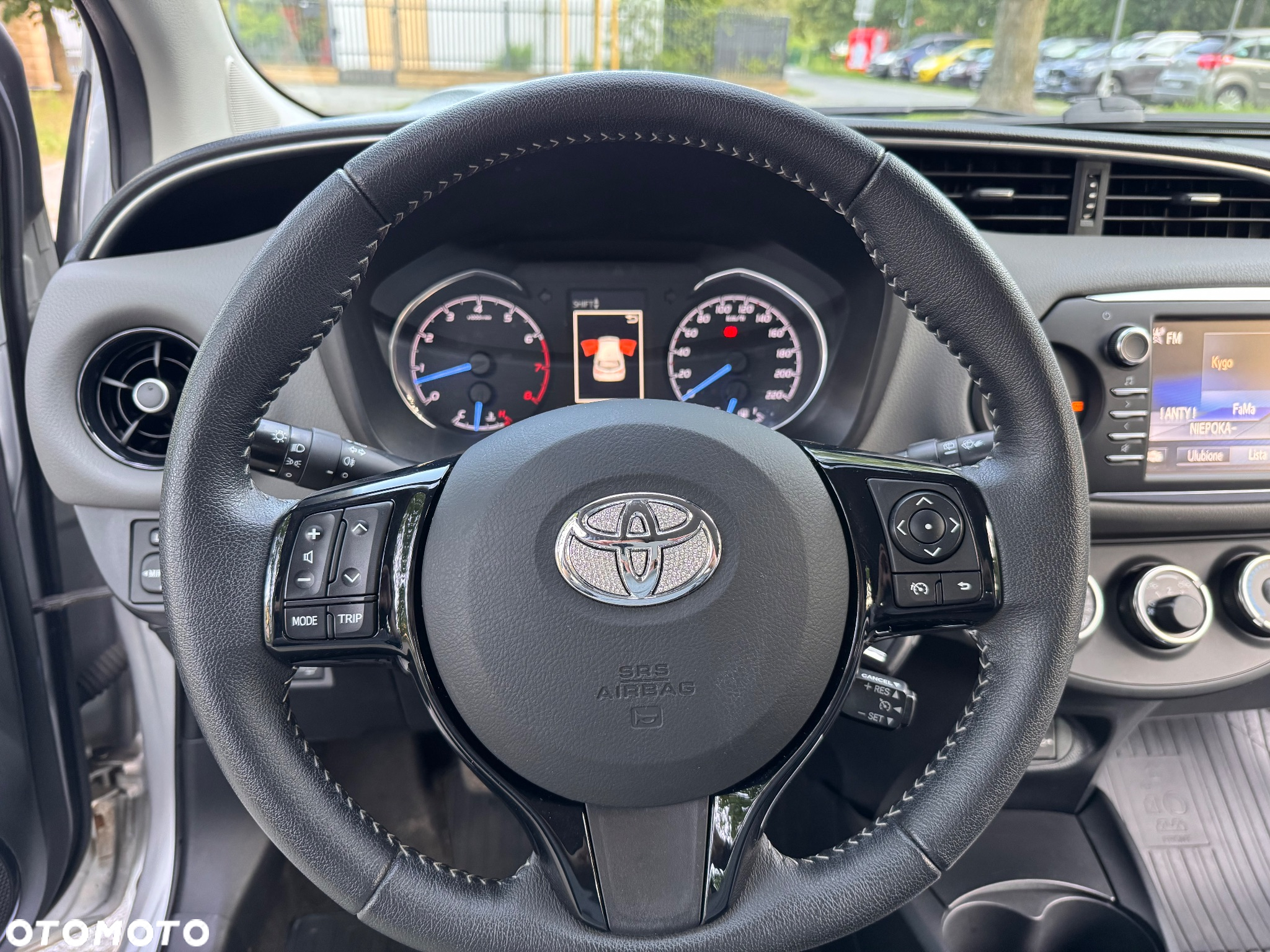 Toyota Yaris 1.5 Life - 11