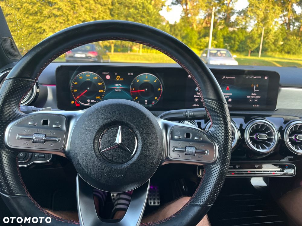 Mercedes-Benz Klasa A 180 d AMG Line 8G-DCT - 16