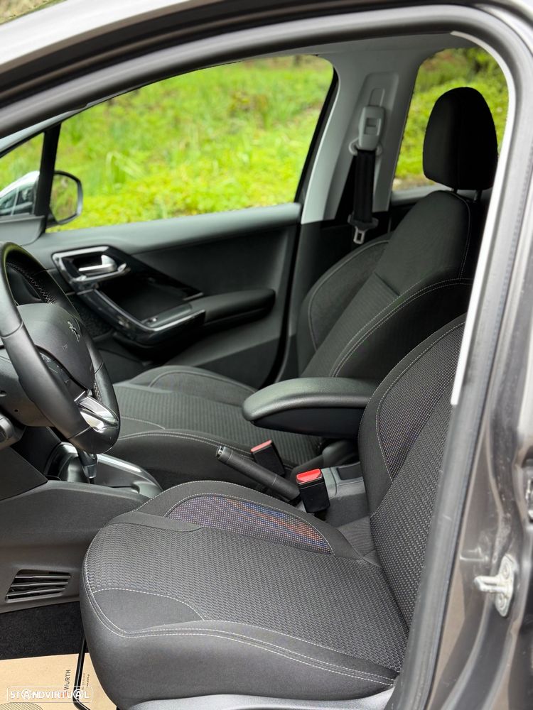 Peugeot 208 1.2 VTi Allure Auto - 8