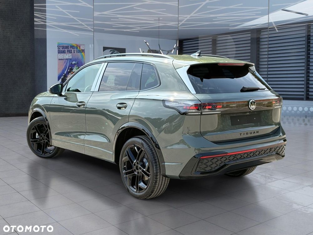 Volkswagen Tiguan - 11