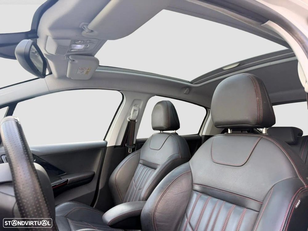 Peugeot 208 1.2 PureTech GT Line EAT6 - 17