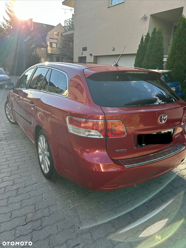 Toyota Avensis 2.0 Premium - 10