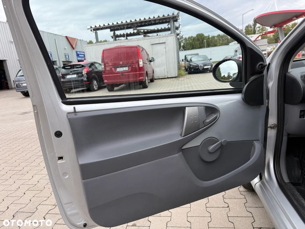Toyota Aygo 1.0 VVT-i Sol - 22