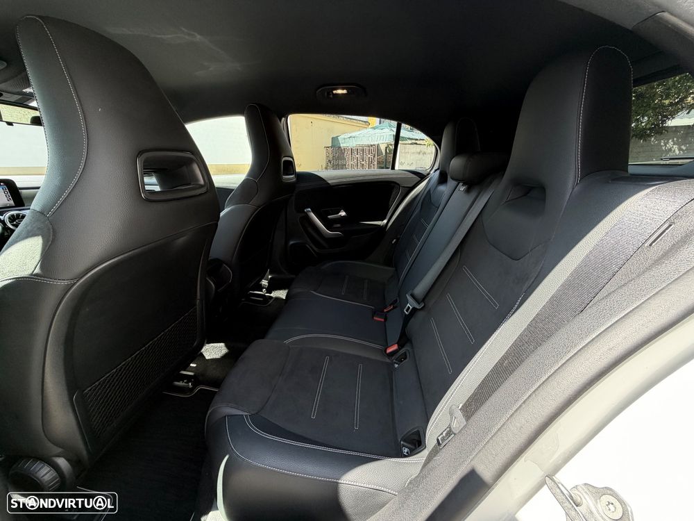 Mercedes-Benz A 250 e 8G-DCT AMG Line - 14