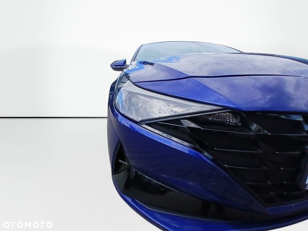 Hyundai Elantra - 22