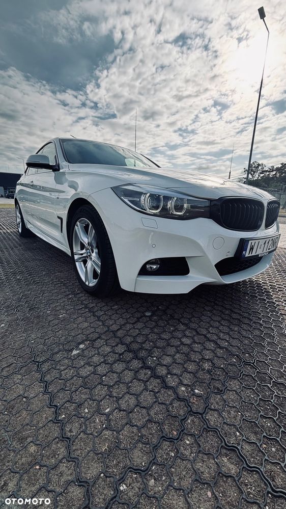 BMW Seria 3 330i xDrive - 9