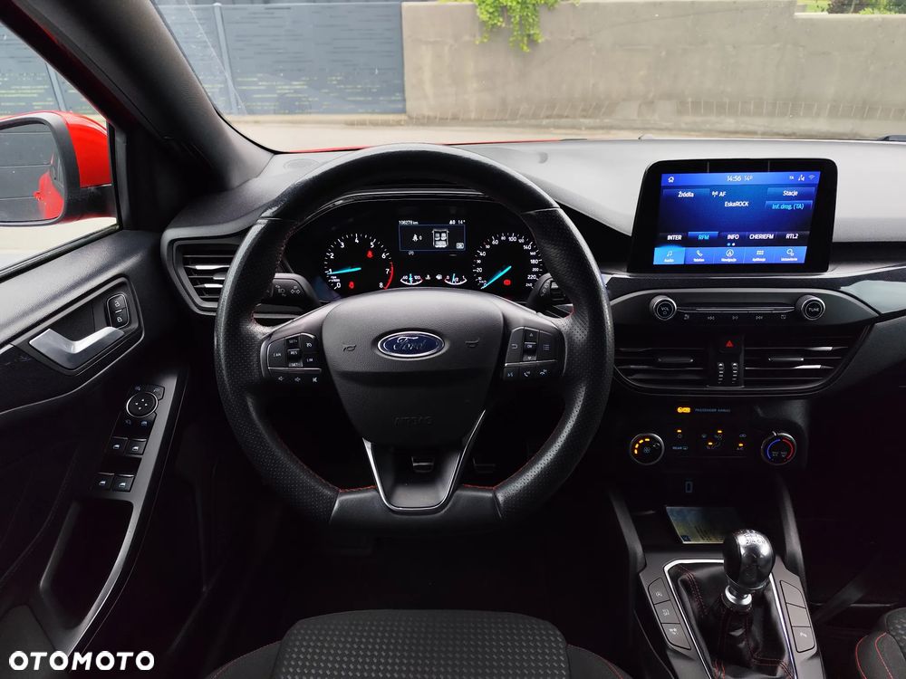 Ford Focus 1.0 EcoBoost ST-Line - 15