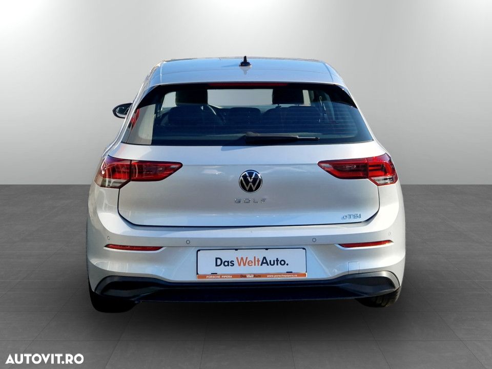 Volkswagen Golf - 8