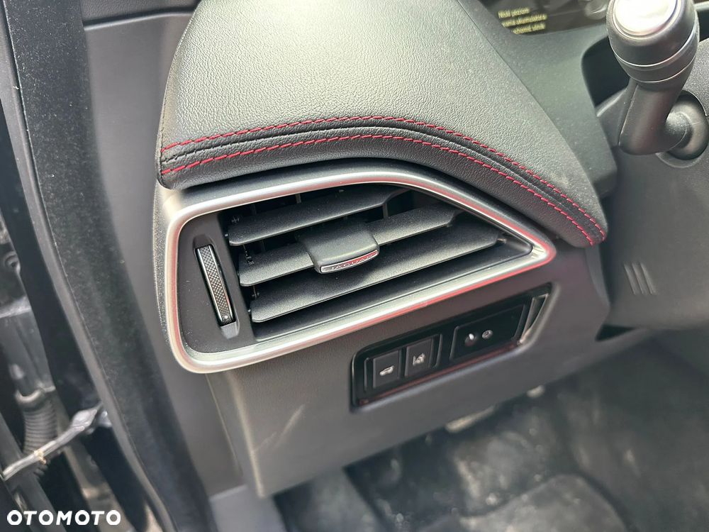 Jaguar F-Pace - 17