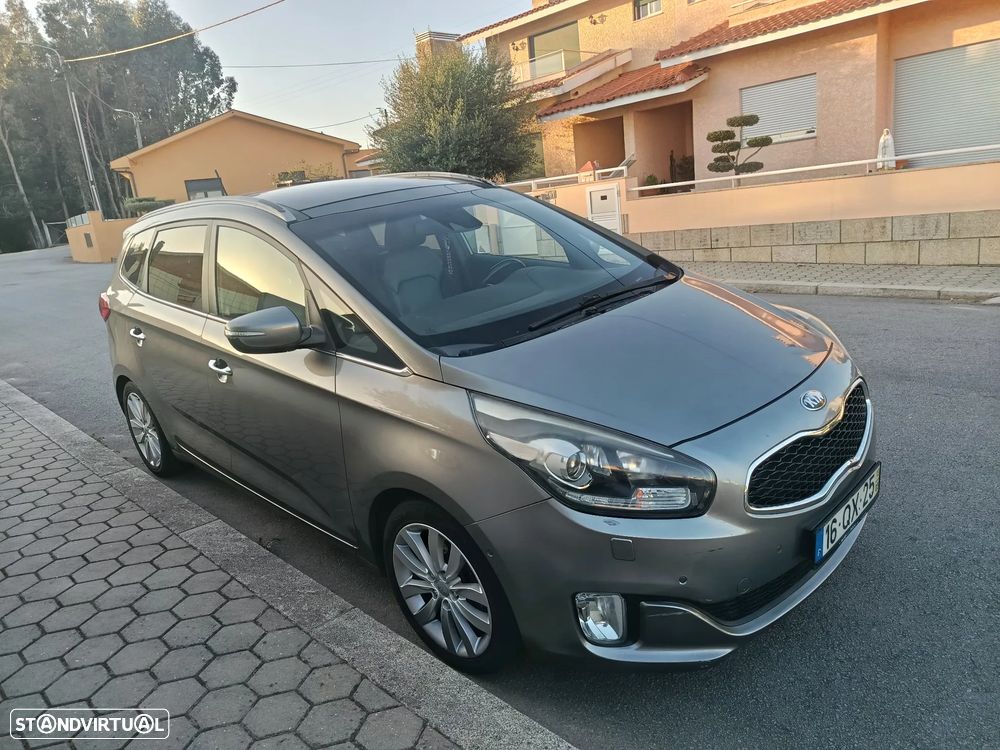 Kia Carens - 2