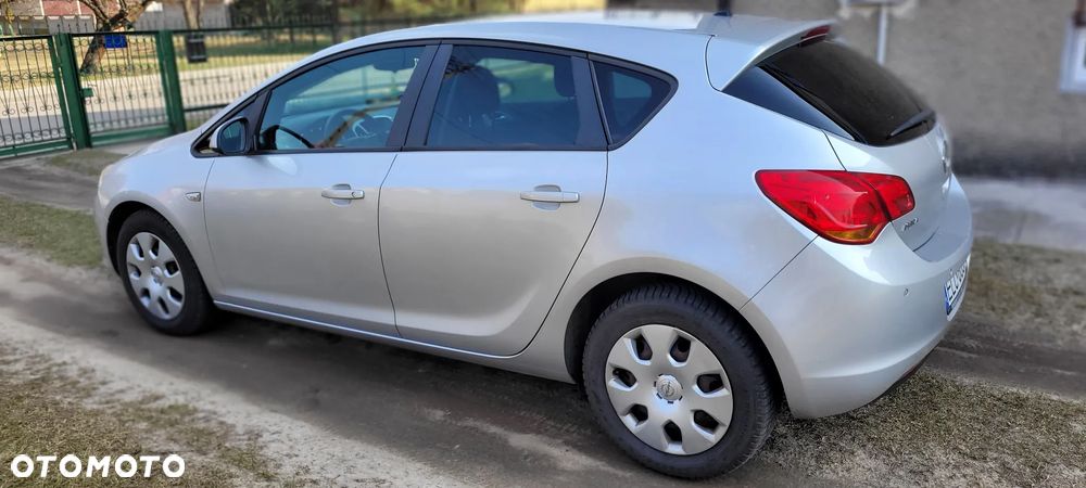 Opel Astra 1.6 Color Edition - 4