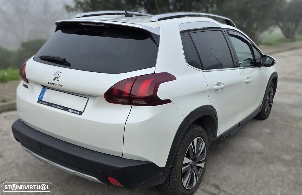 Peugeot 2008 1.2 PureTech Allure EAT6 - 5