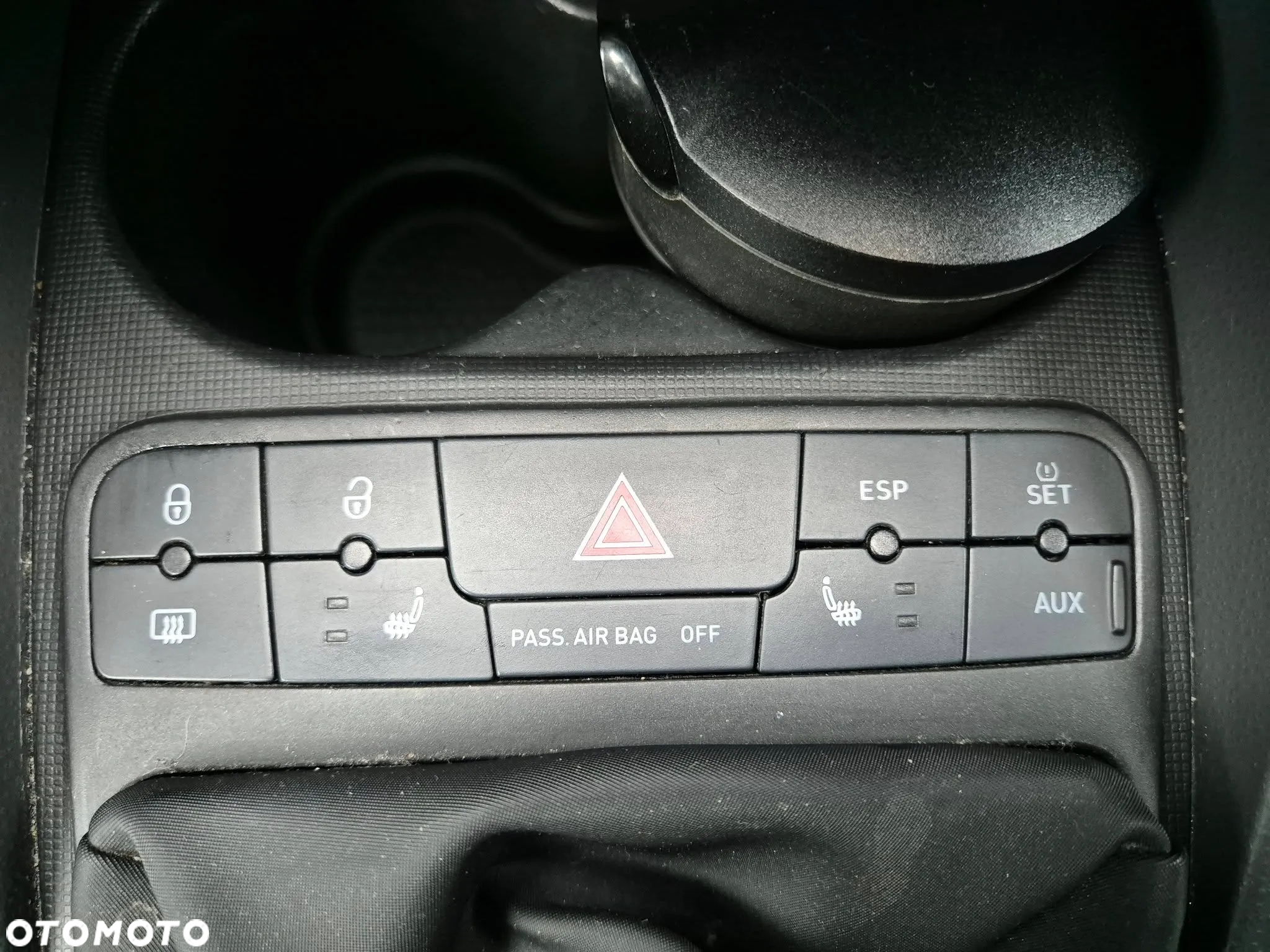 Seat Ibiza SC 1.6 16V Style - 8