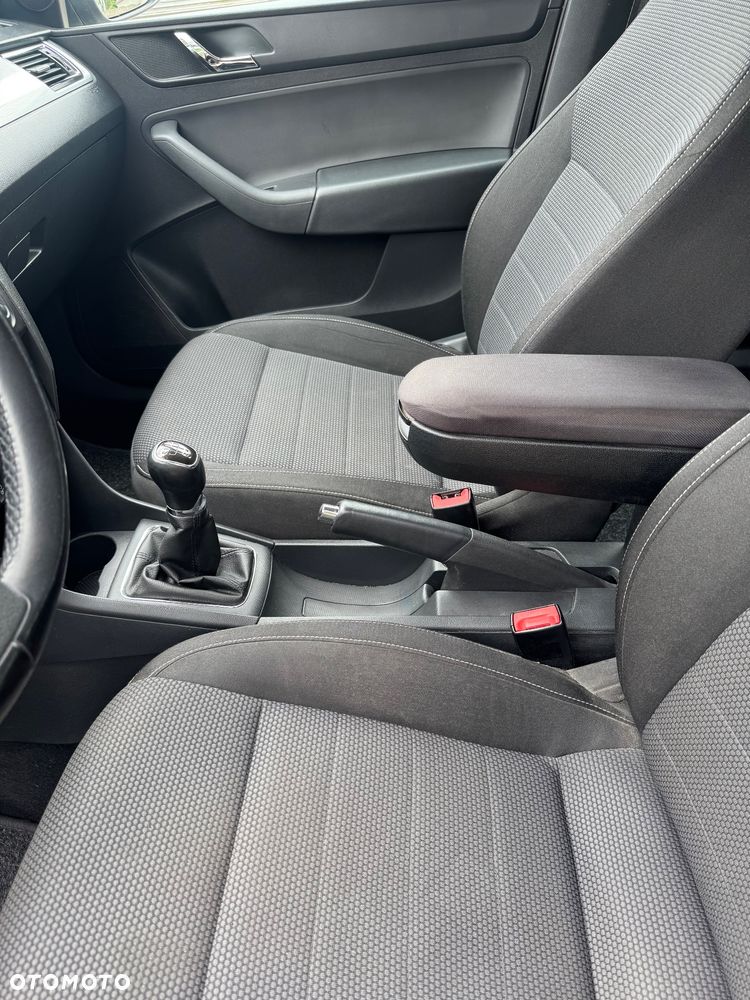 Skoda RAPID Spb 1.6 TDI DPF Active - 19