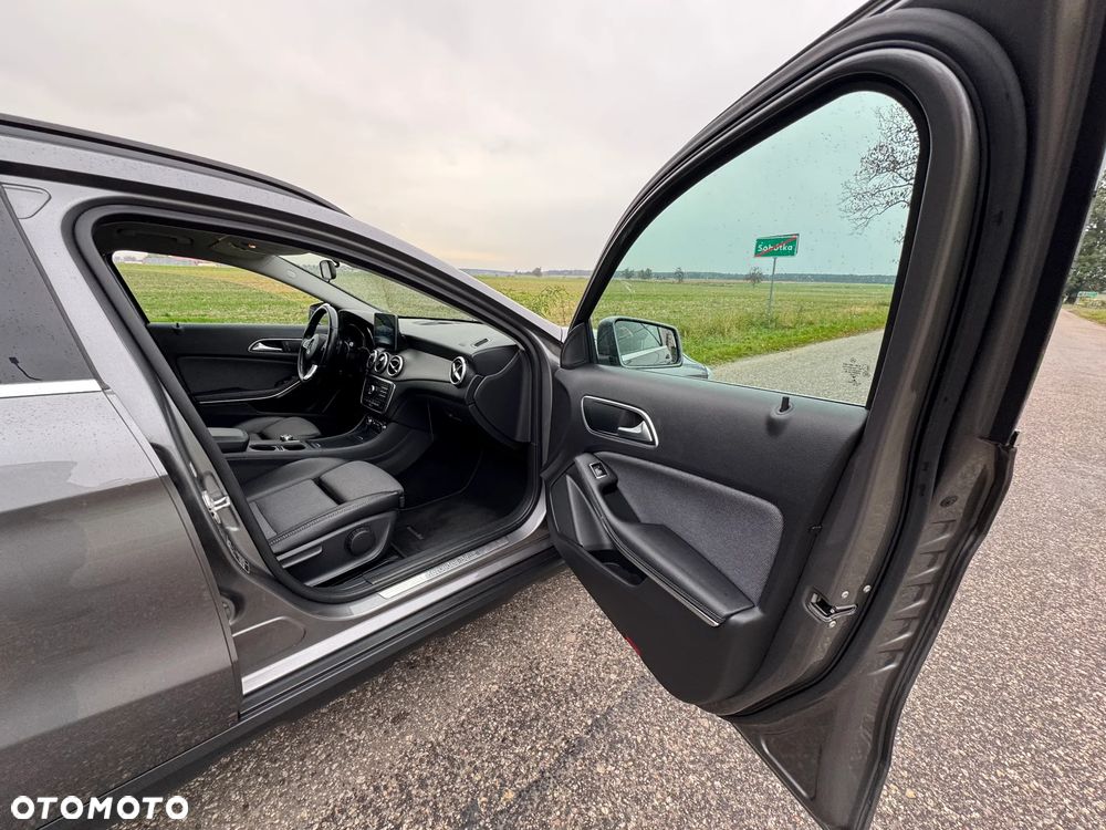 Mercedes-Benz GLA - 22