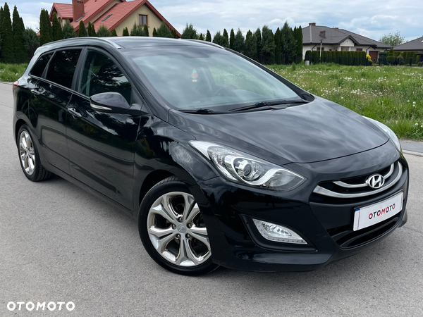 Hyundai i30 blue Kombi 1.6 CRDi Classic Navigation