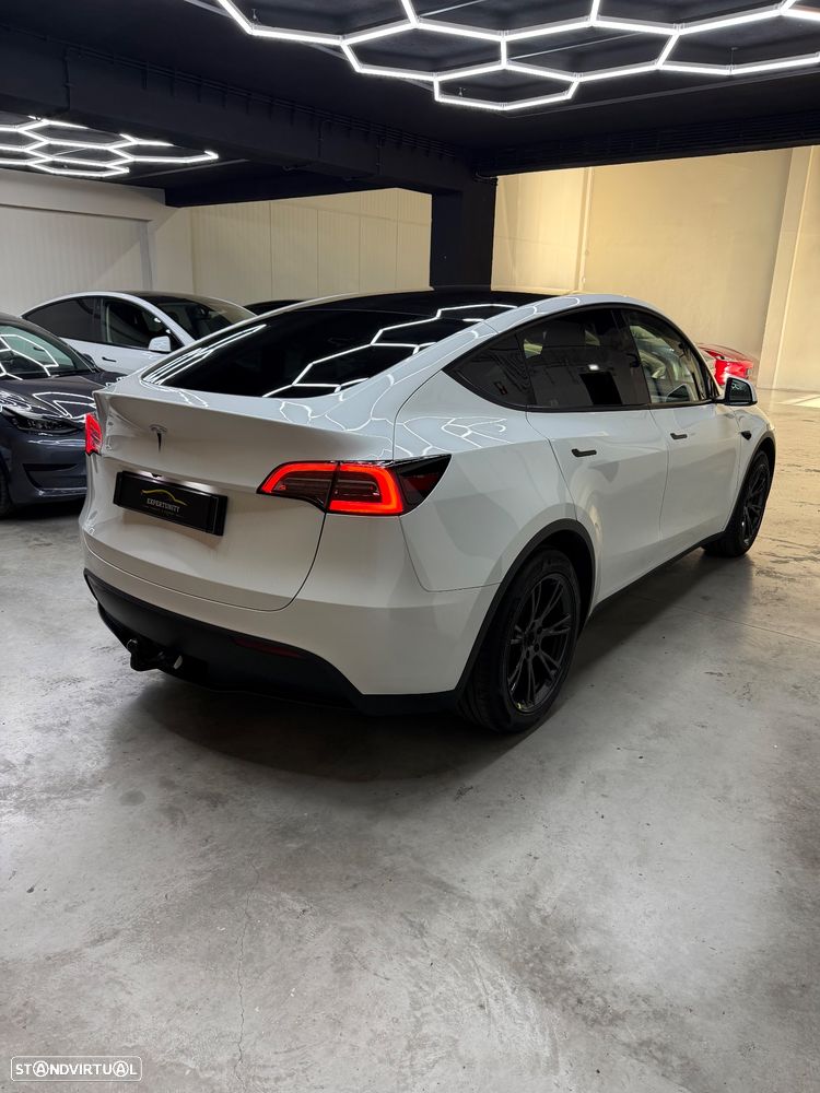 Tesla Model Y Long Range RWD - 4