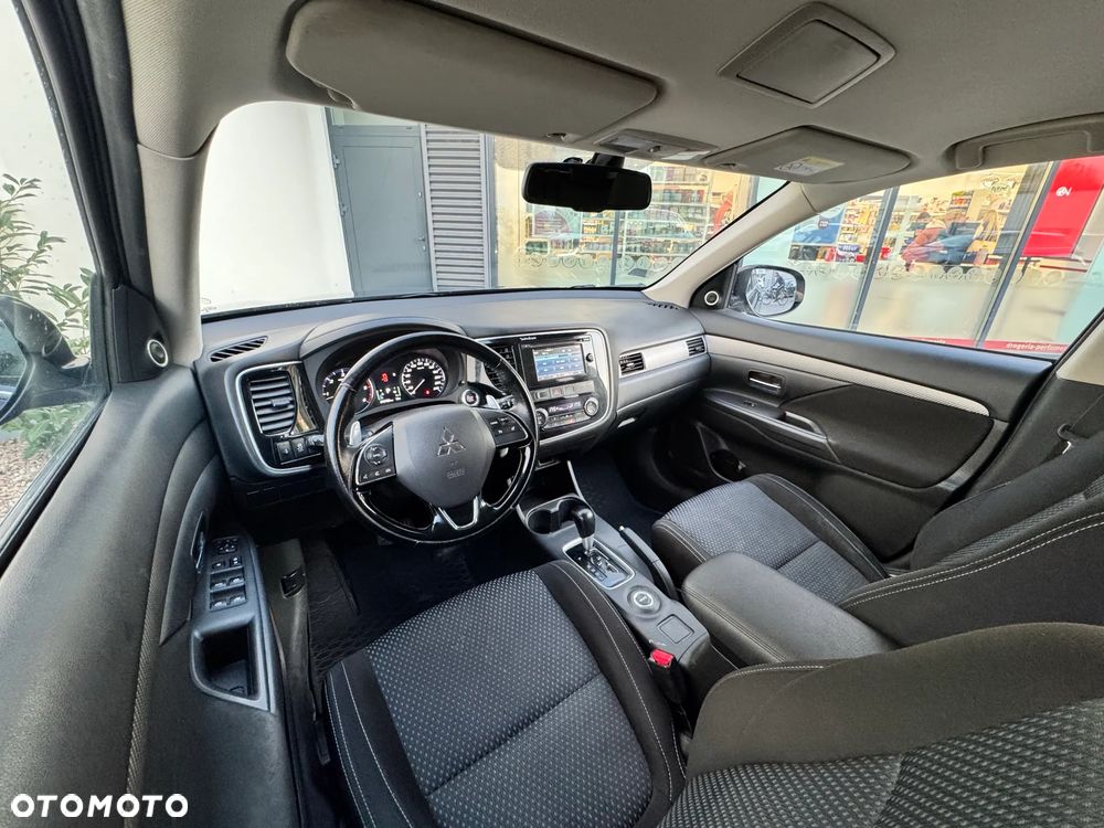 Mitsubishi Outlander 2.2 DI-D Intense + SDA 4WD - 20