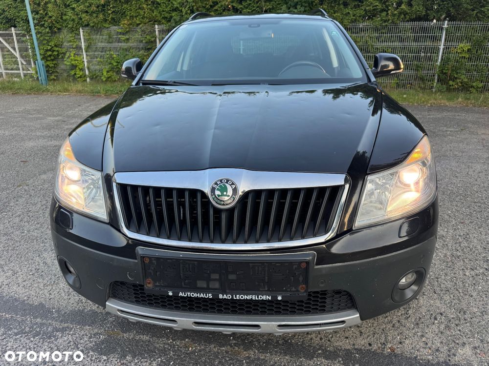 Skoda Octavia Combi 2.0 TDI DPF Scout 4x4 - 3