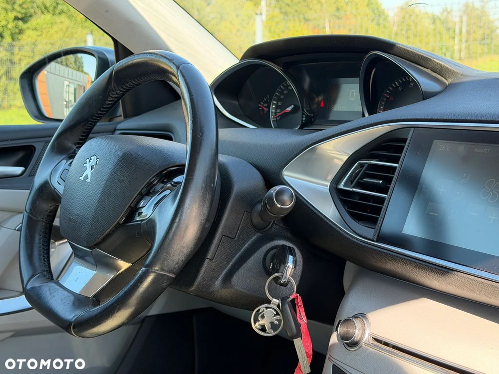 Peugeot 308 BlueHDi 150 Automatik Stop & Start Allure - 32