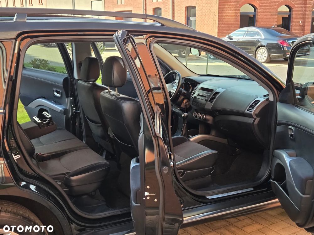 Mitsubishi Outlander 2.0 2WD Invite - 18