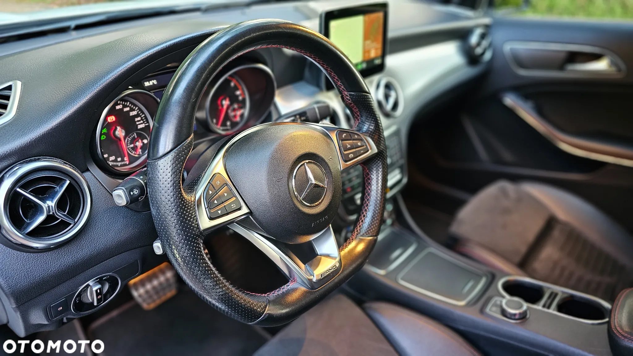 Mercedes-Benz GLA 200 d 7G-DCT AMG Line - 19