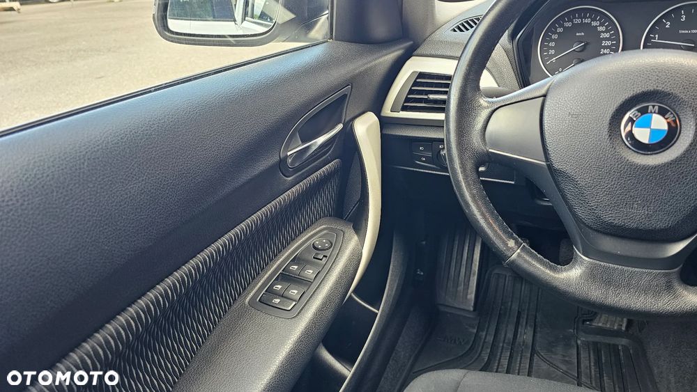 BMW Seria 1 114i - 11