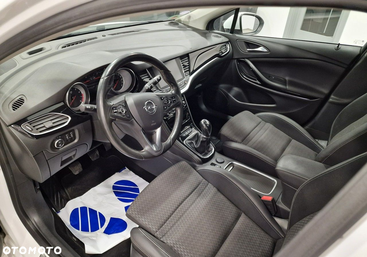 Opel Astra - 14