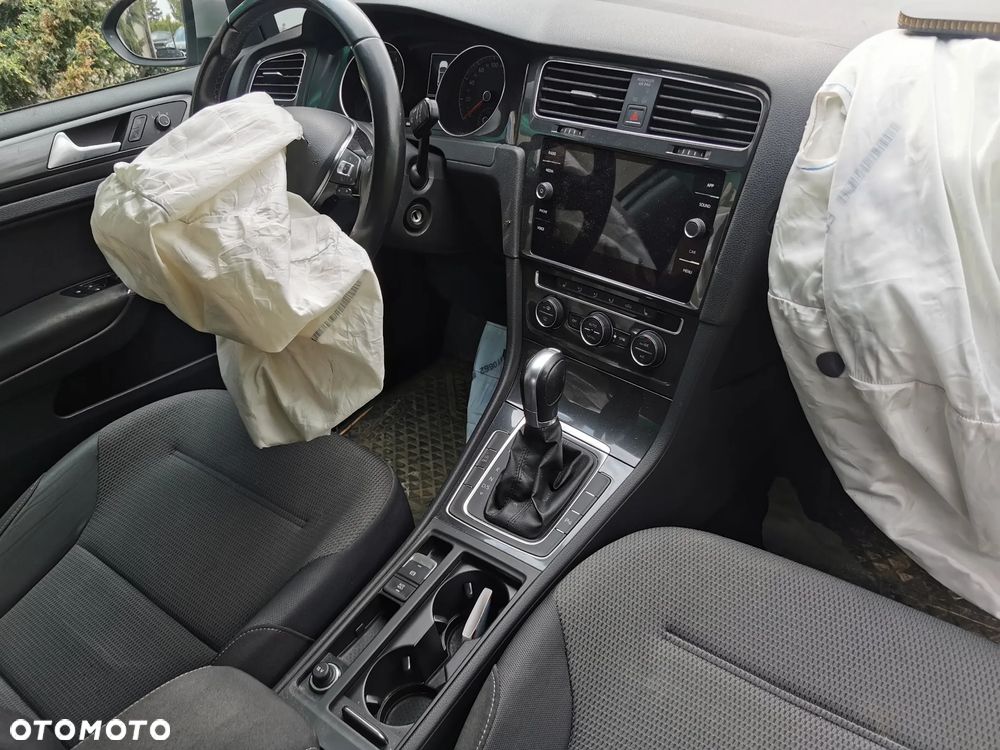 Volkswagen Golf 1.5 TSI BlueMotion ACT DSG Comfortline - 8