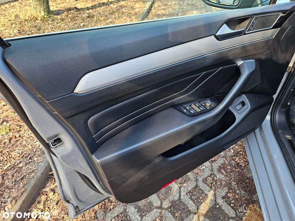 Volkswagen Passat 1.5 TSI EVO Elegance DSG - 17