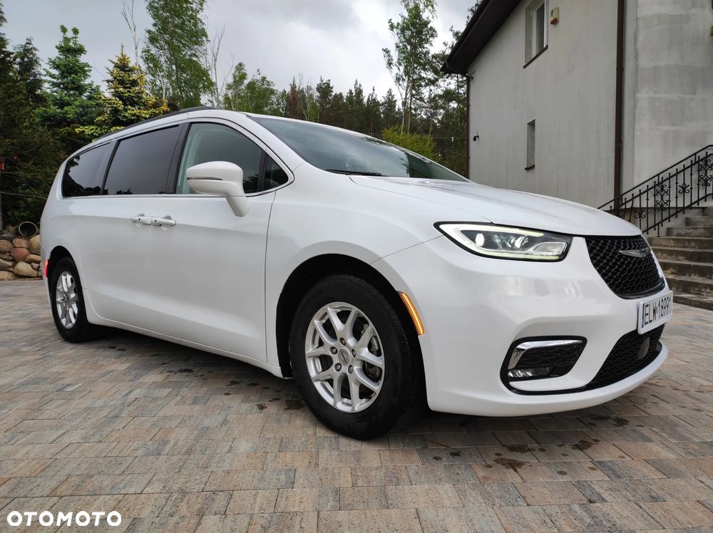 Chrysler Pacifica - 1