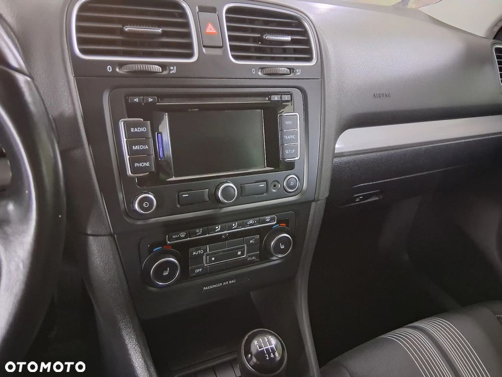 Volkswagen Golf 2.0 TDI DPF MATCH - 17
