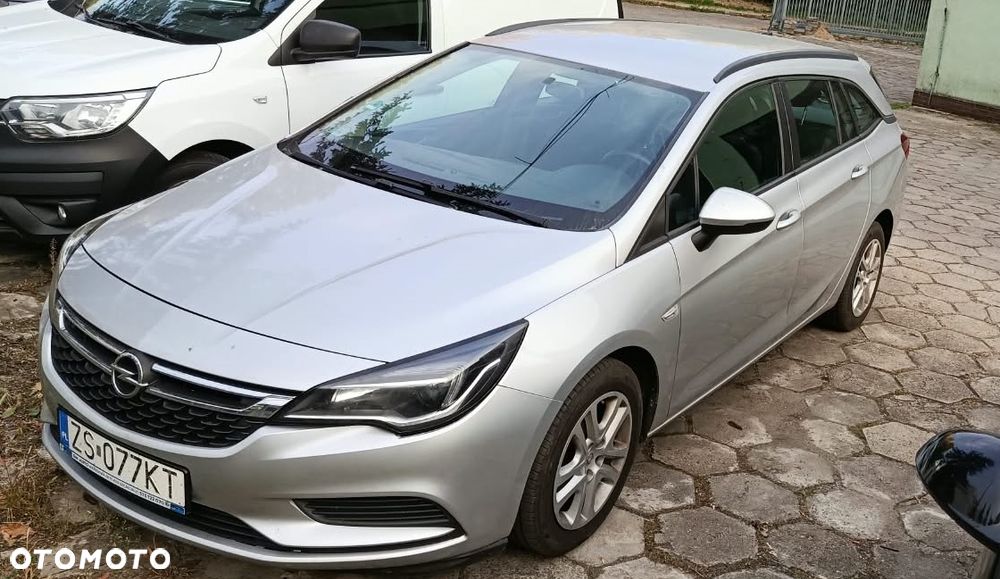 Opel Astra 1.6 CDTI Dynamic - 1