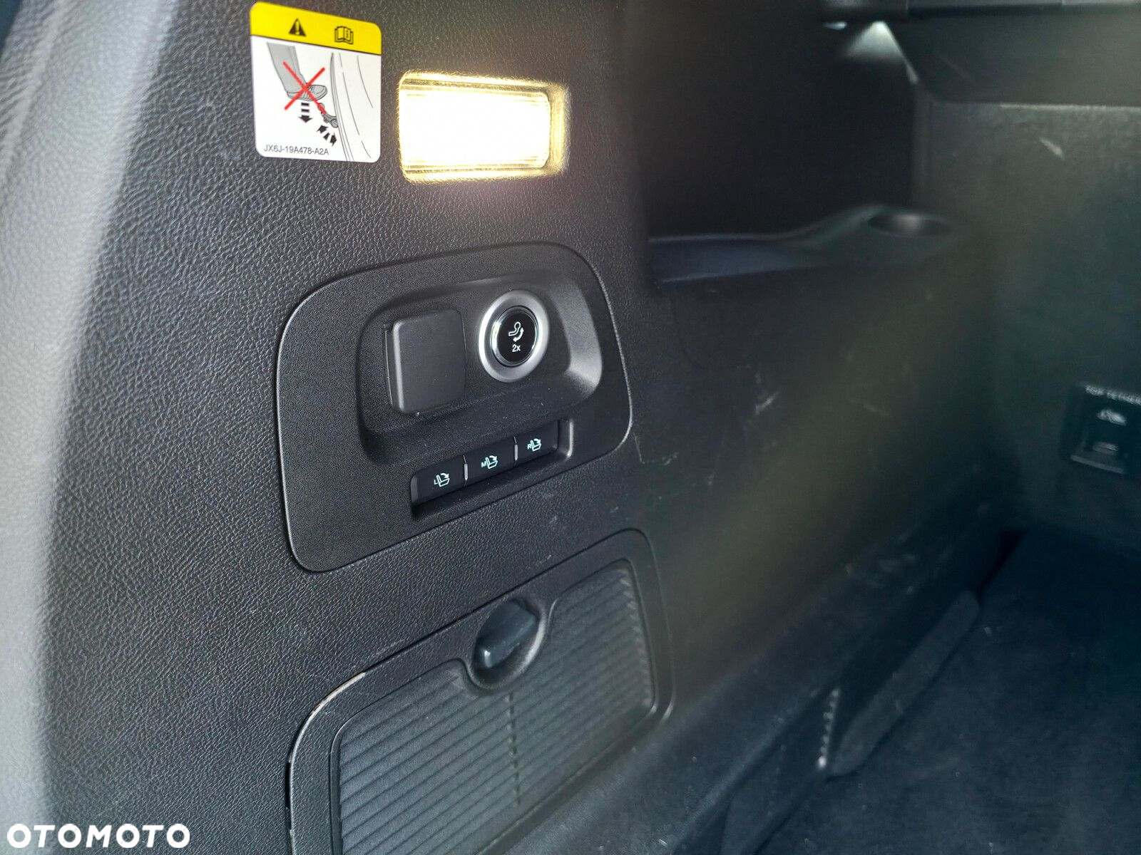 Ford S-Max - 13