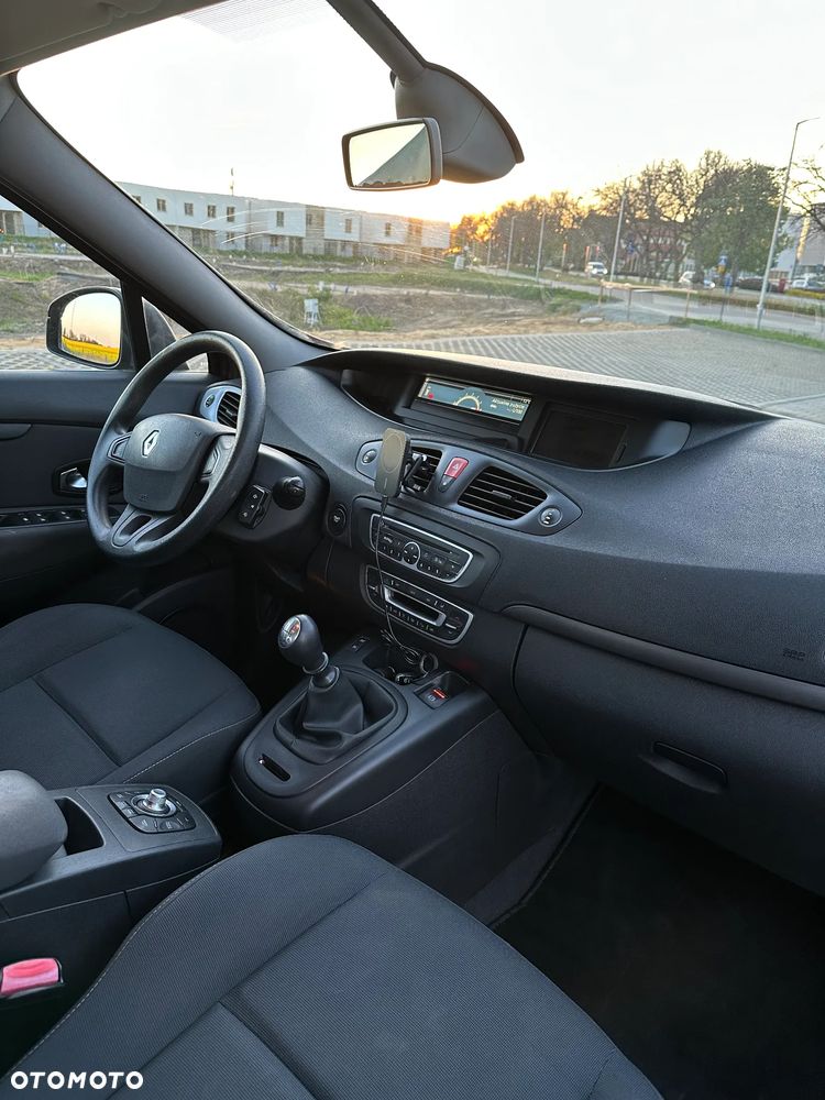 Renault Scenic 1.5 dCi Emotion - 14