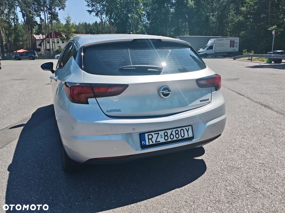 Opel Astra 1.4 T Enjoy S&S - 11