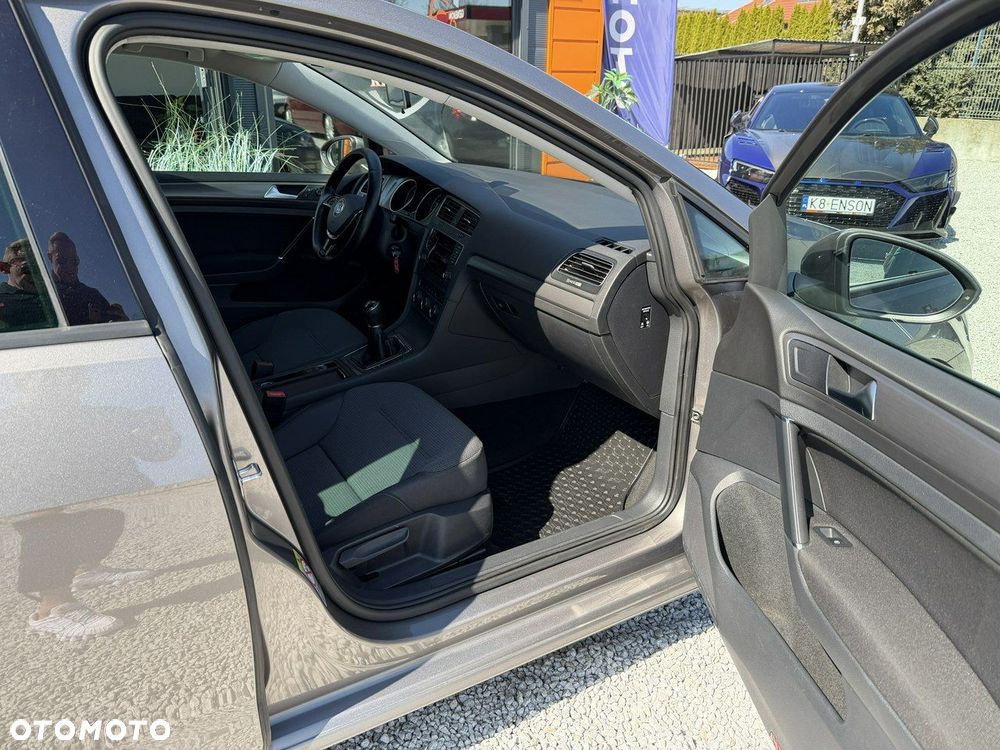Volkswagen Golf 1.6 TDI BMT Comfortline - 23