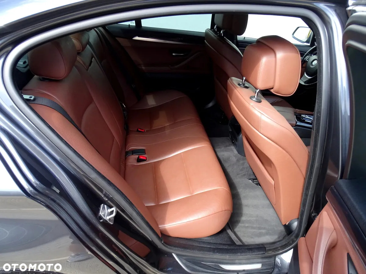 BMW Seria 5 525d - 14
