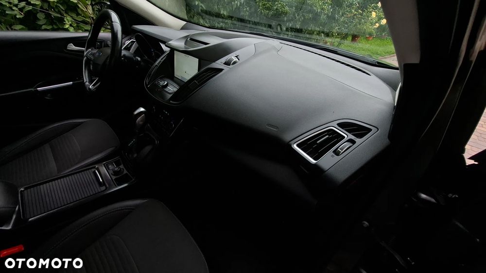 Ford Kuga 2.0 TDCi 4x4 Titanium - 22