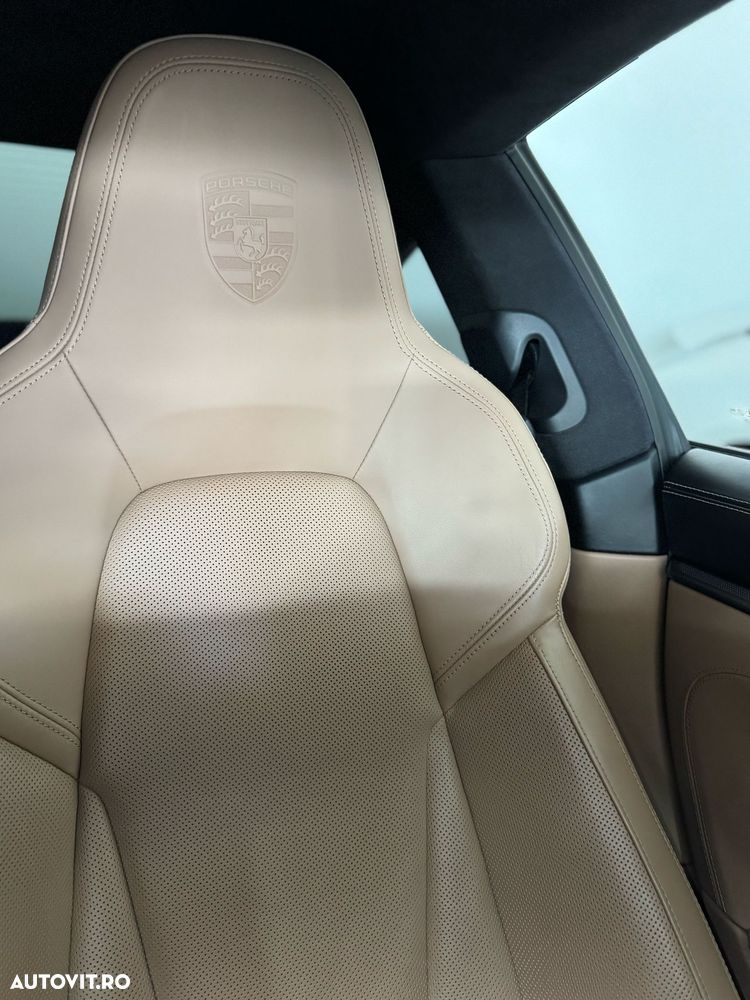 Porsche 911 Carrera 4S PDK - 9