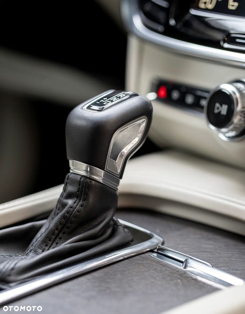 Volvo V90 Cross Country D5 AWD Pro - 29