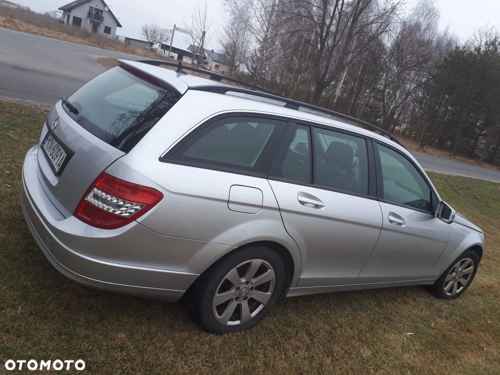 Mercedes-Benz Klasa C 200 CDI DPF (BlueEFFICIENCY) 7G-TRONIC Avantgarde - 3