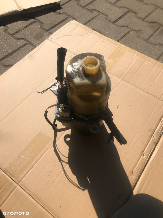 POMPA WSPOMAGANIA FORD FOCUS 4M513K514CA - 2