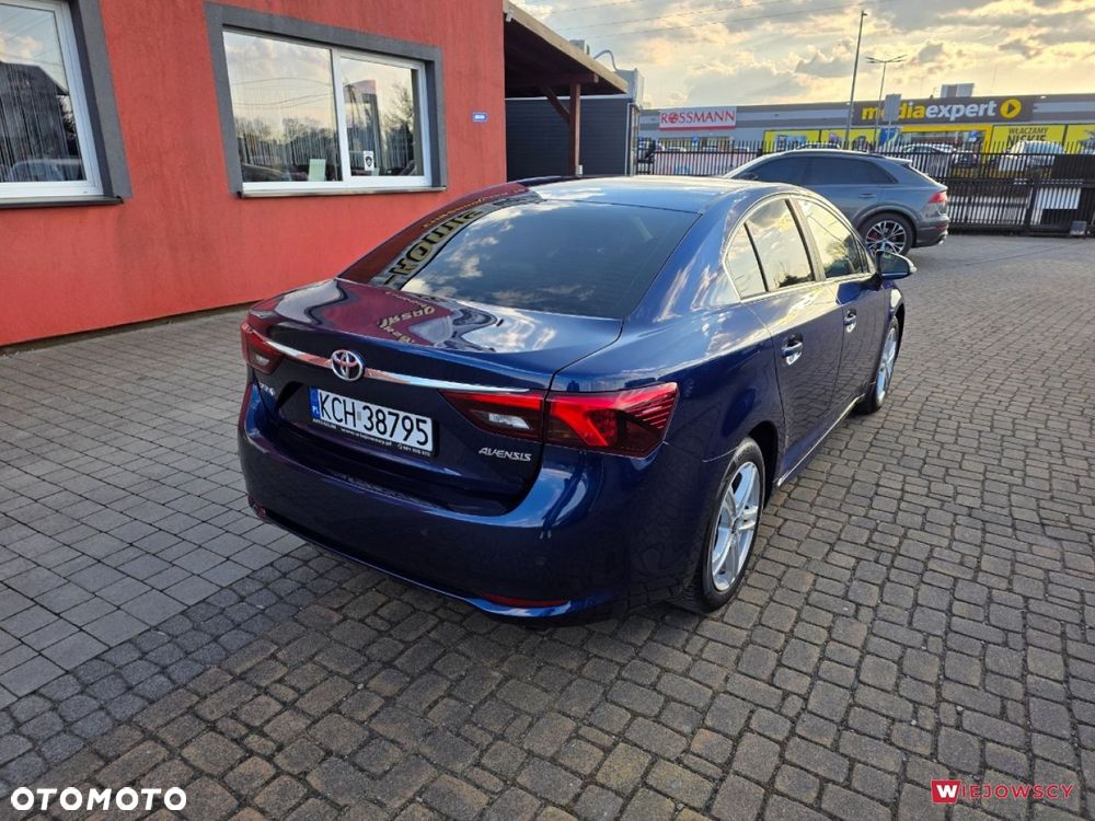 Toyota Avensis - 12