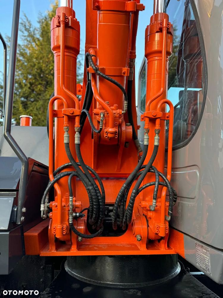 Hitachi ZX130W - 10