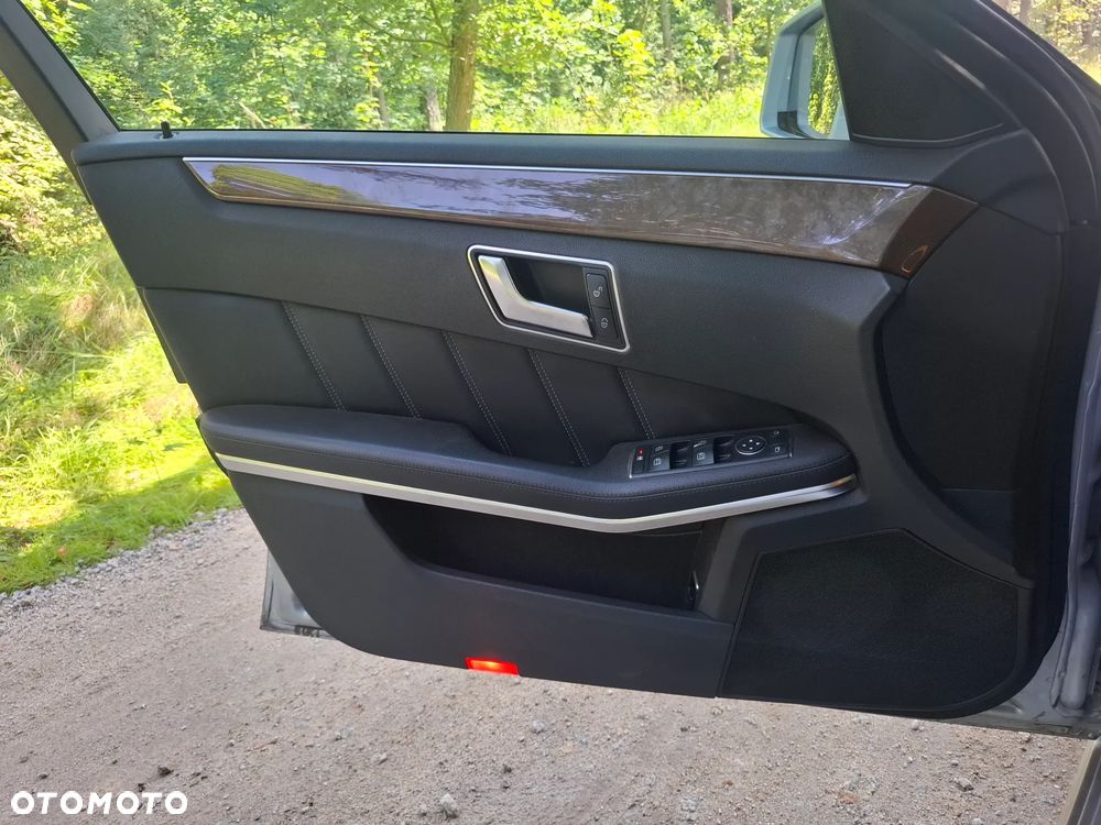 Mercedes-Benz Klasa E 200 BlueTEC - 9